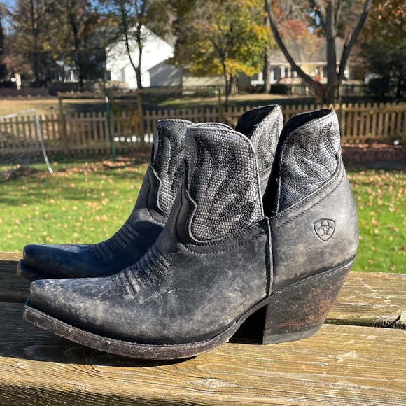 Ariat Hazel Sz 7.5 Women's Distressed Black Ankle Booties - Picture 6 of 16